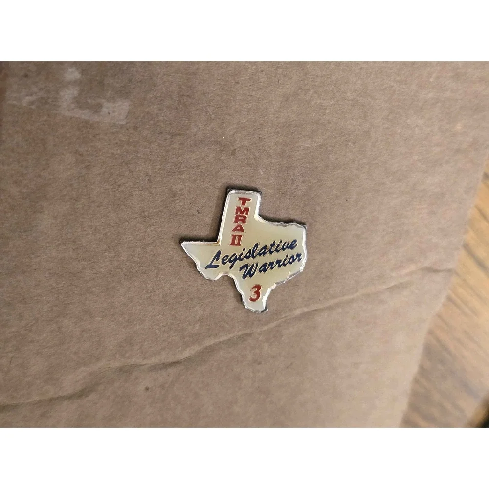 Texas Legislative Warrior Advocacy Organization Backpack Lapel Vest Hat Pin H21
